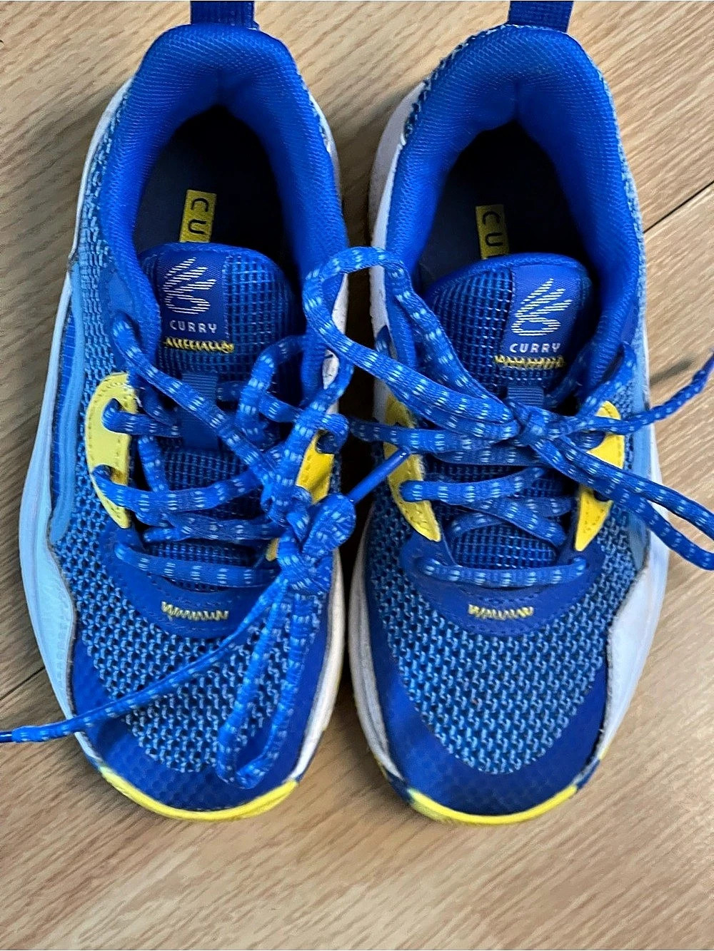 Under Armour Curry 3Z 24  Boys US 13K Blue & Yellow Sneakers